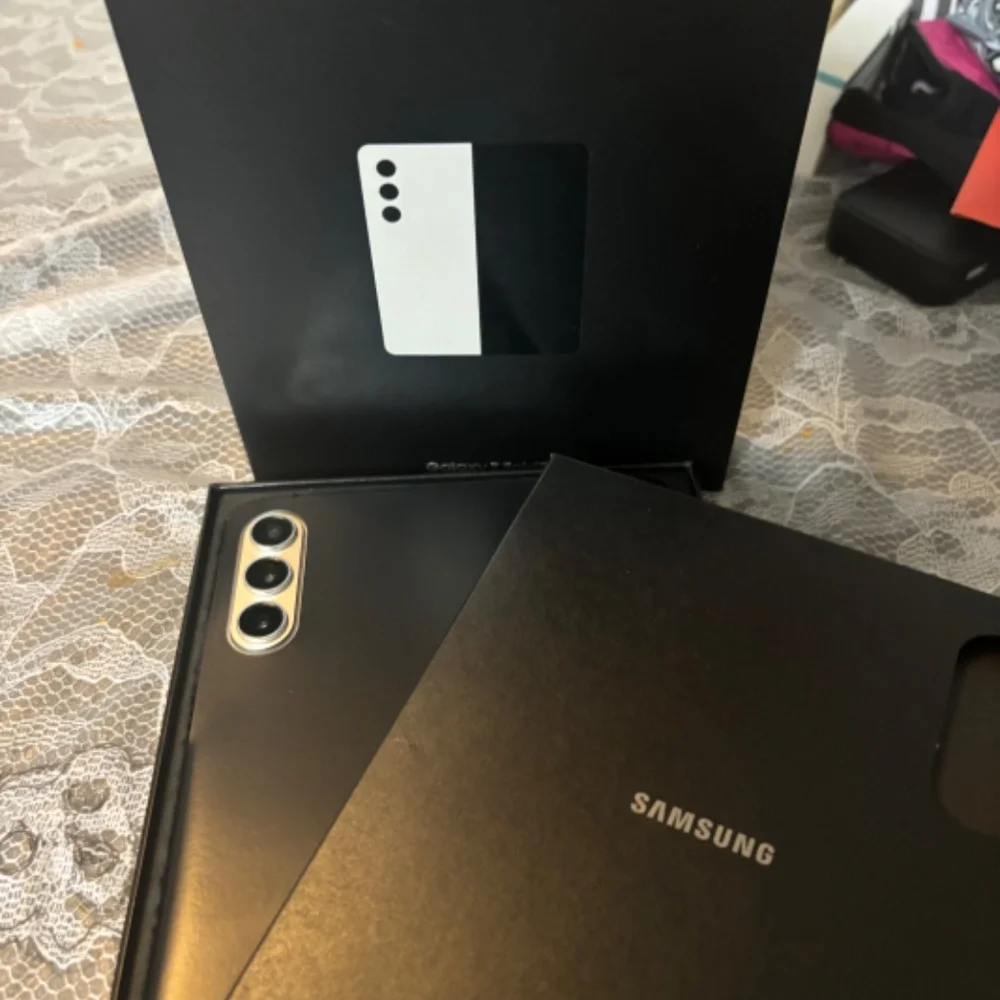 Samsung Galaxy ZFold 5 cream -unlocked 256 GB